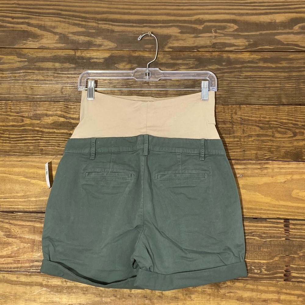 4" Maternity Full Panel Stretch Khaki Shorts - Picture 8 of 9